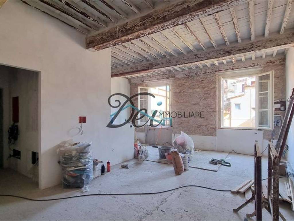 Appartamento piazza sanfrediano, 1, piazza napoleone - san michele, lucca