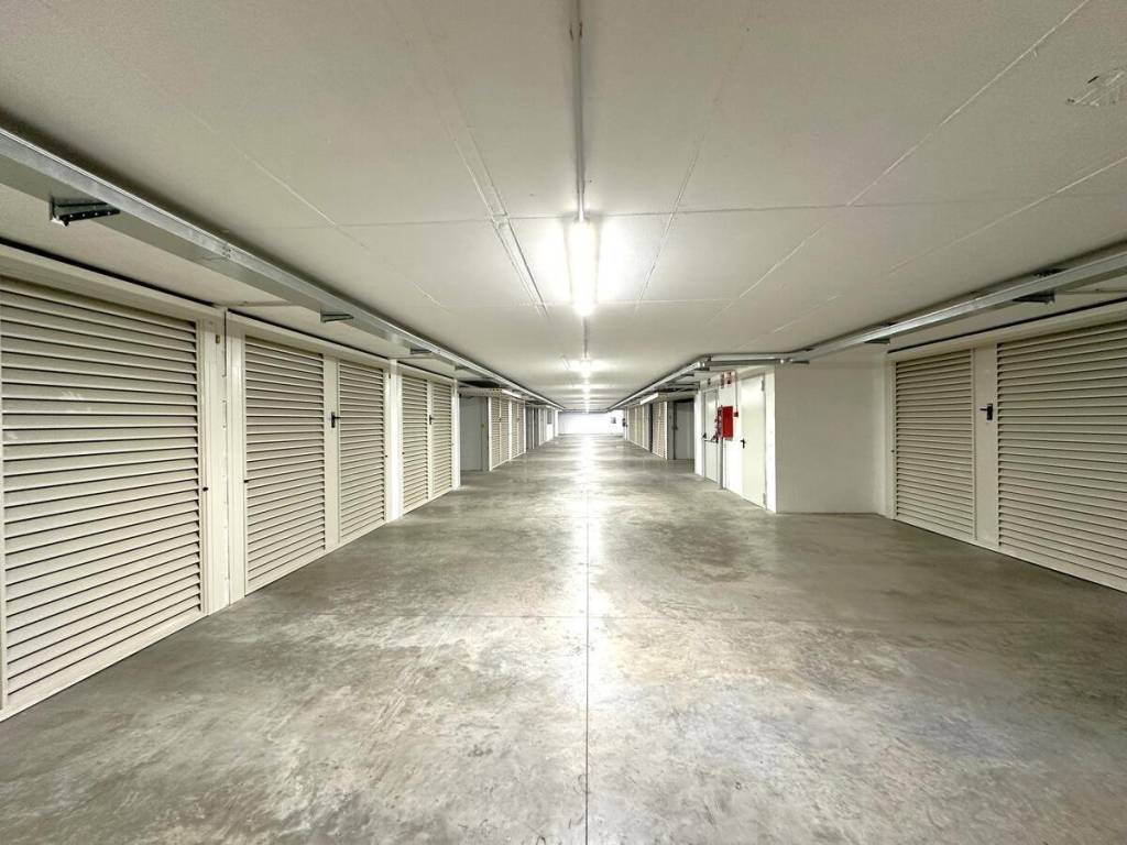 Garage - box vicolo san domenico 1, cittadella - porta nuova, verona