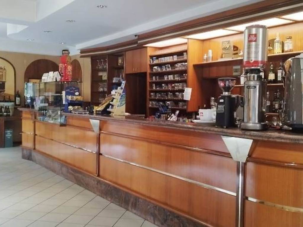 Attività commerciale piazza vittorio veneto 2, centro, limido comasco