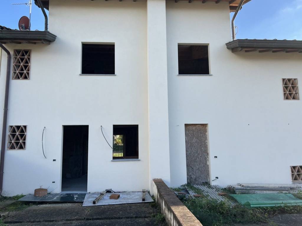 Villa a schiera via martiri di befiore 17, lido di camaiore, camaiore