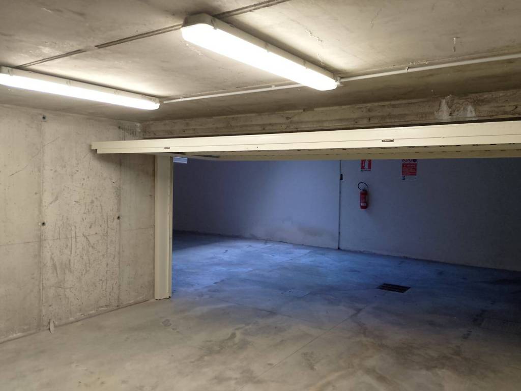 Garage - box viale oriano 12, treviglio