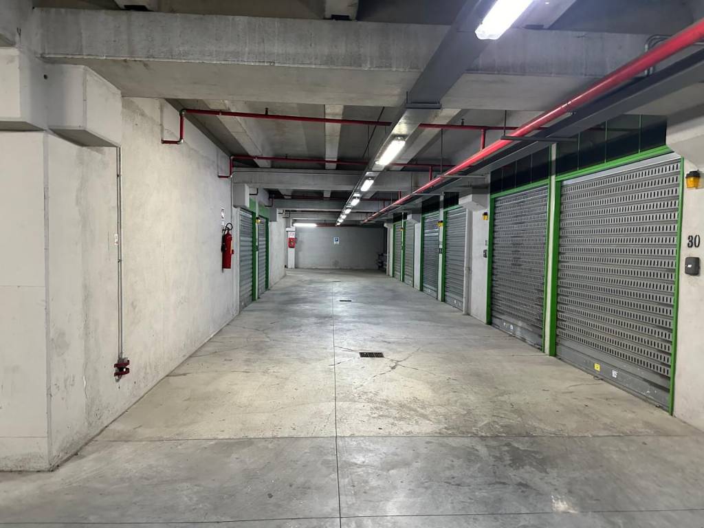 Garage - box via guido de ruggiero, pigna - omodeo, napoli