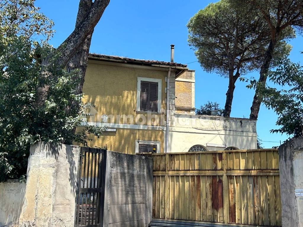 Villa unifamiliare via Achille Vertunni 32, Tor Sapienza - La Rustica, Roma