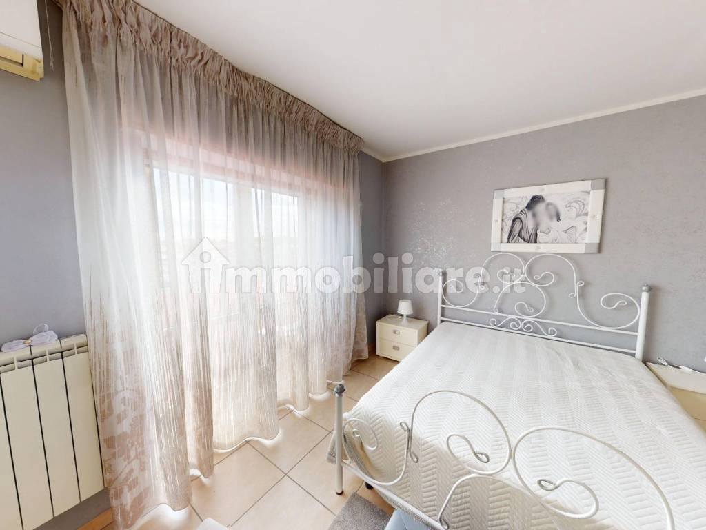 Vendita Appartamento Pomigliano dArco. Trilocale in via Vittorio Imbriani  50. Buono stato, quarto piano, posto auto, con terrazza, riscaldamento  autonomo, rif. 115726099