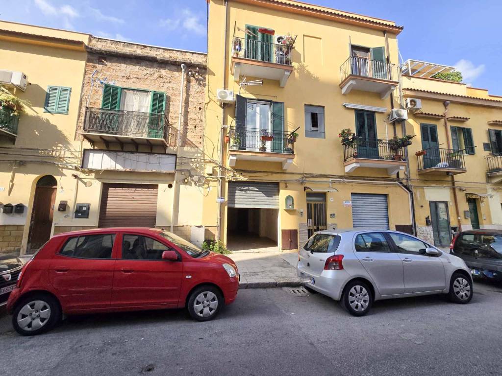 Magazzino - deposito via briuccia 17, resuttana, palermo