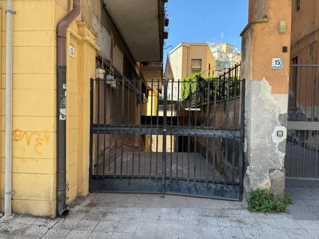Garage - box via ficarazzi, cibali, catania