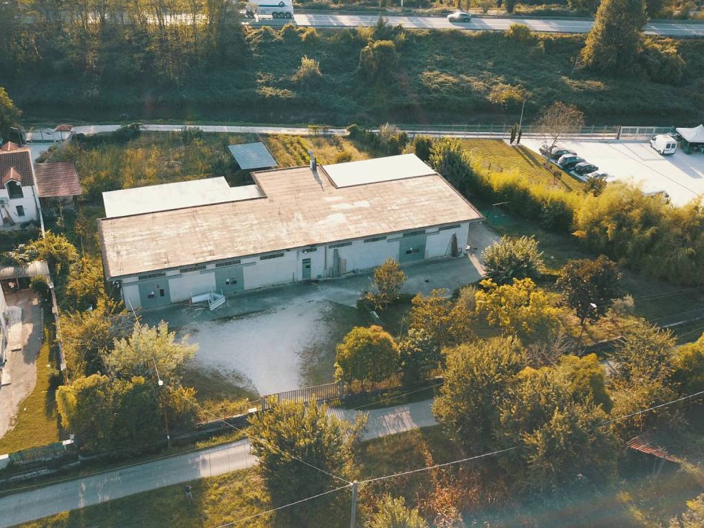 Capannone via pescarola, cassino