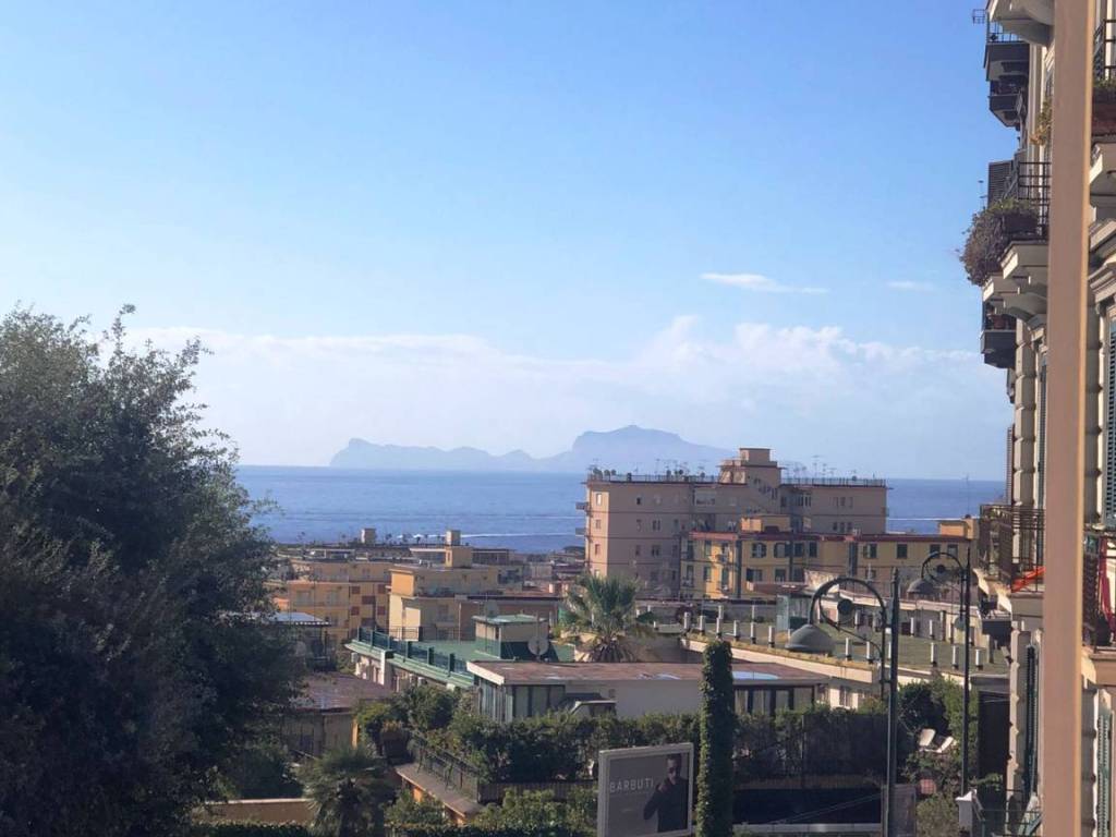 Quadrilocale corso vittorio emanuele, piazza amedeo - parco margherita, napoli