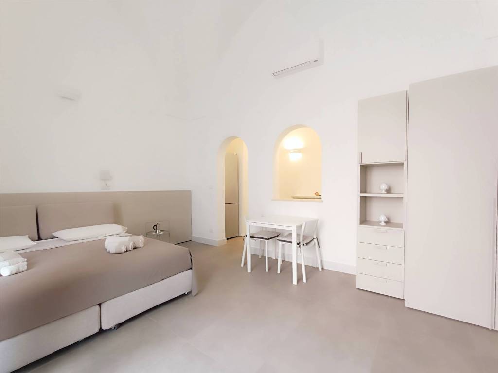 Monolocale via benedetto marzolla, centro storico, brindisi