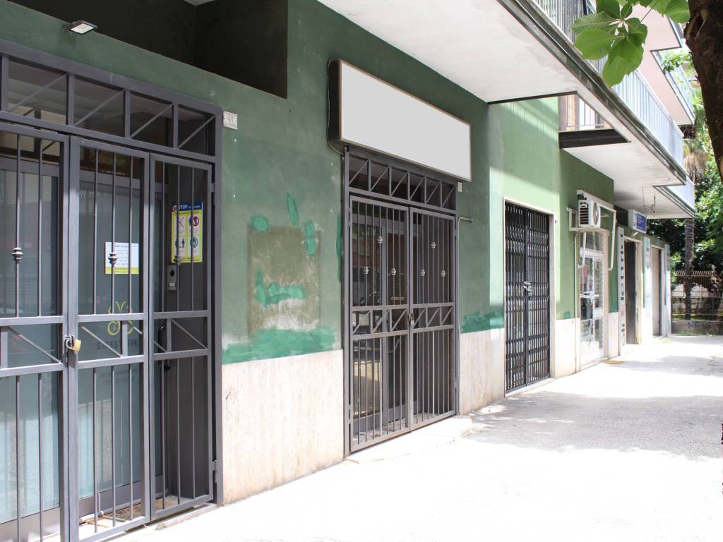 Negozio - locale commerciale via lombardia, centro, cassino
