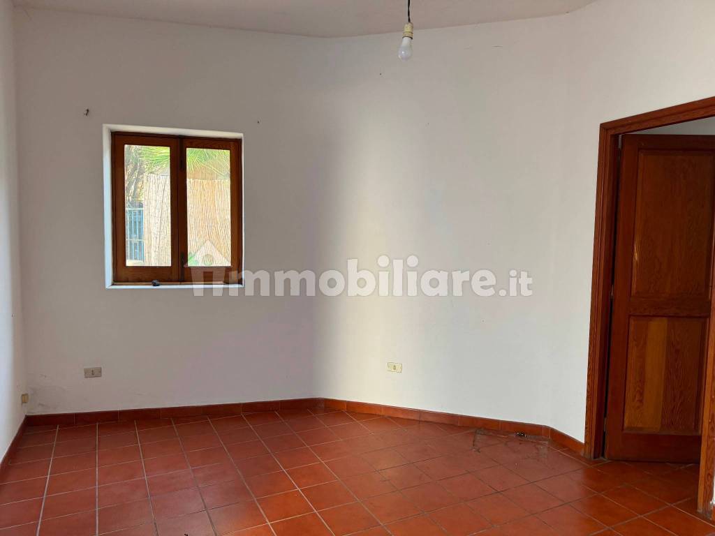 Stanza non arredata