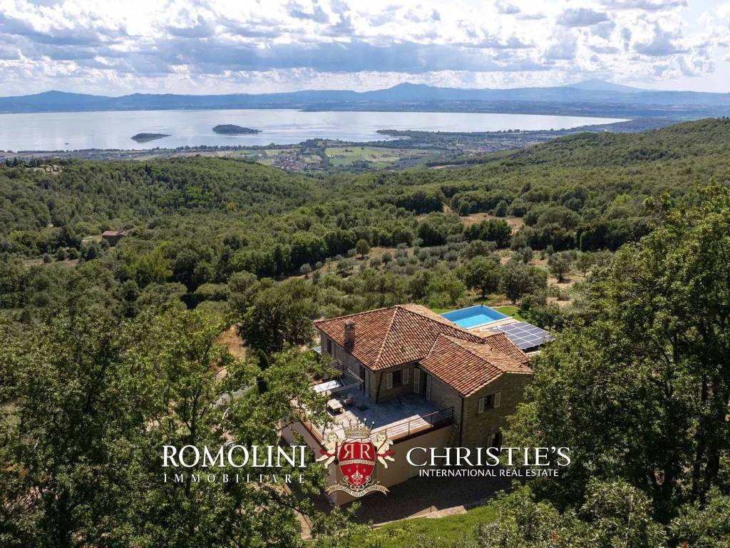 Villa unifamiliare, ottimo stato, 413 m², tuoro sul trasimeno