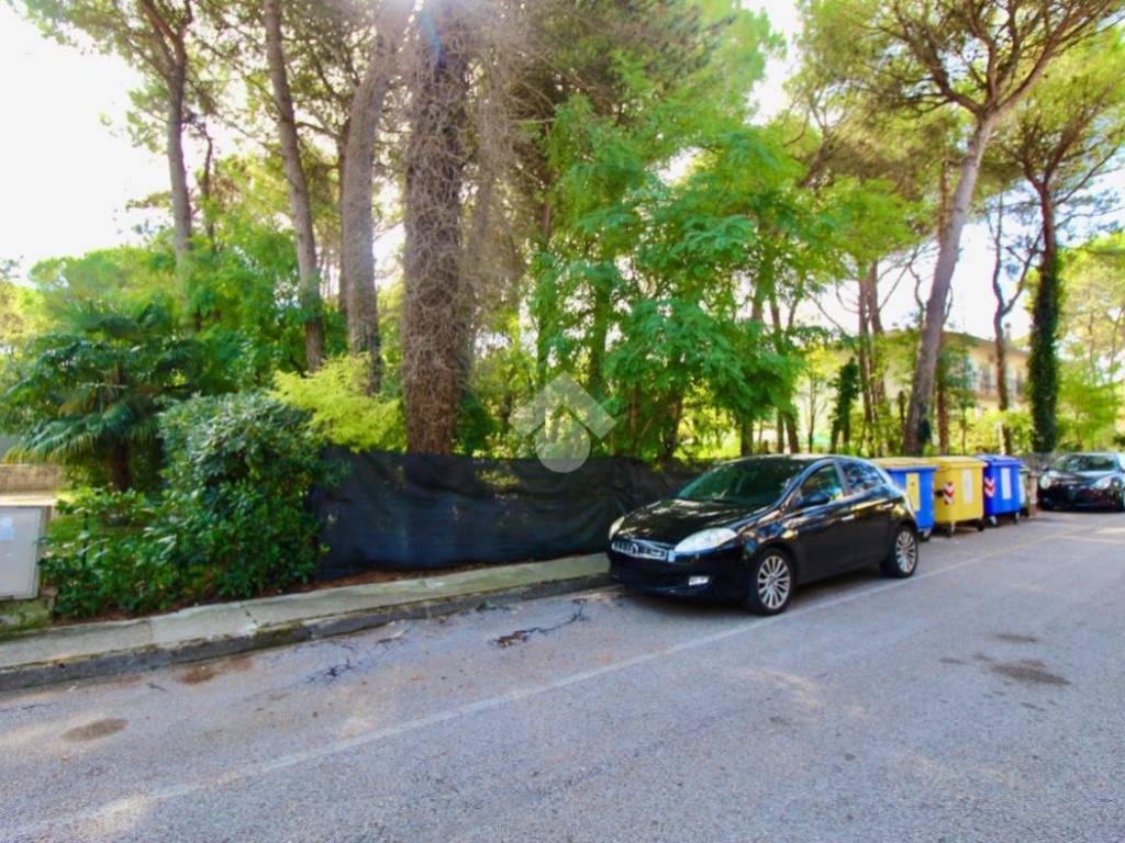 Terreno edificabile via pineda 43, centro, lignano sabbiadoro