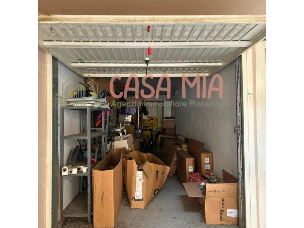 Garage - box via vescovi, san nicolò, rottofreno