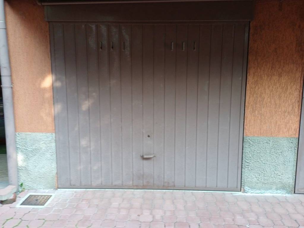 Garage - box via de gasperi, carnate