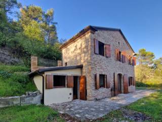Farmhouse via San Giacomo della Marca, Montalto delle Marche