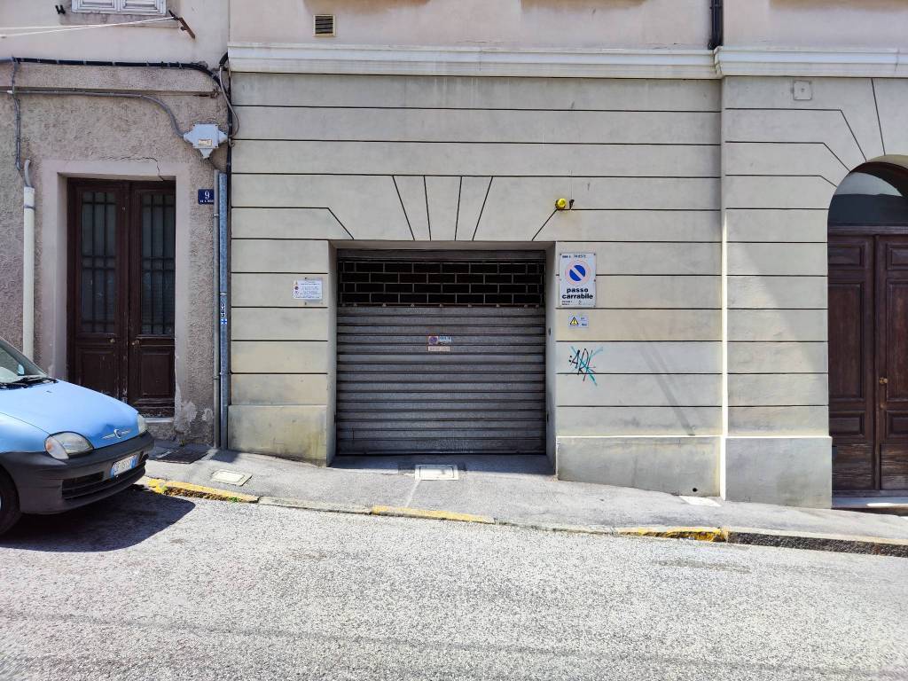 Posto auto - moto via san sergio 5, largo barriera - ospedale maggiore, trieste