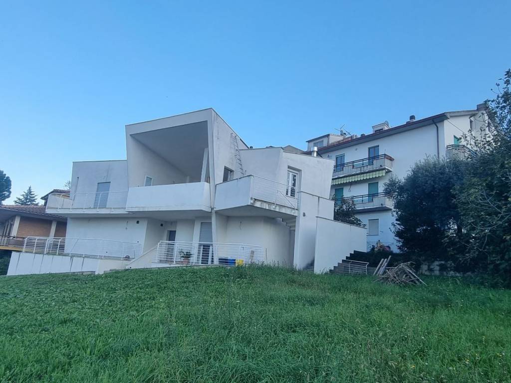 Appartamento in villa via cuneo, folignano