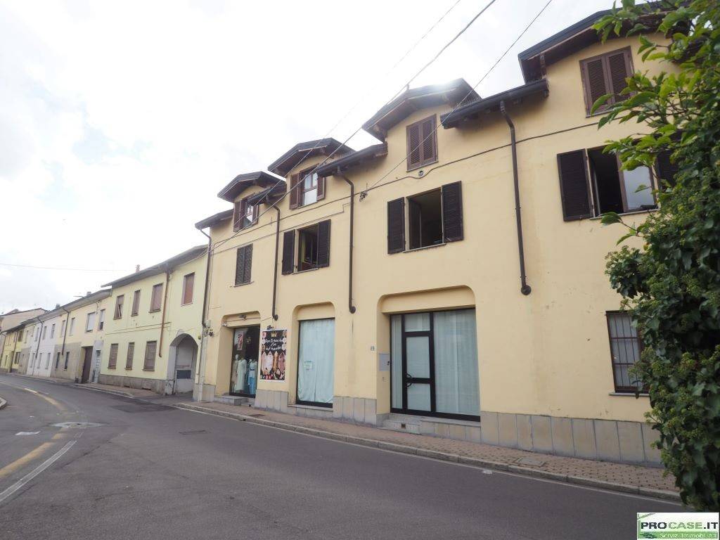 Locale commerciale via luigi einaudi 42, gerenzano