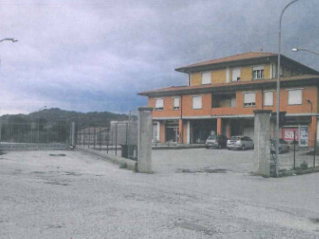 Magazzino o deposito all'asta via vittorio veneto, gualdo tadino