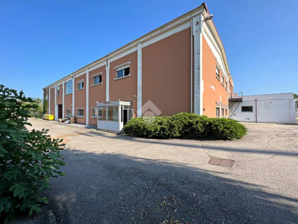 Capannone via piemonte 2, ivrea