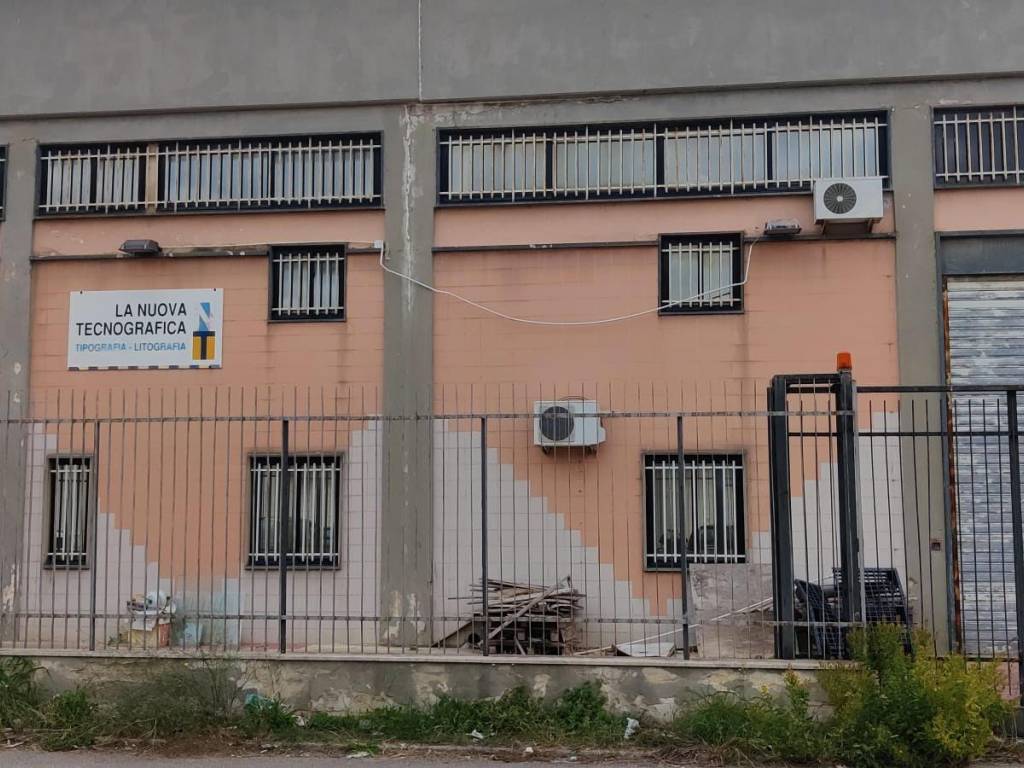 Capannone strada provinciale modugno, modugno
