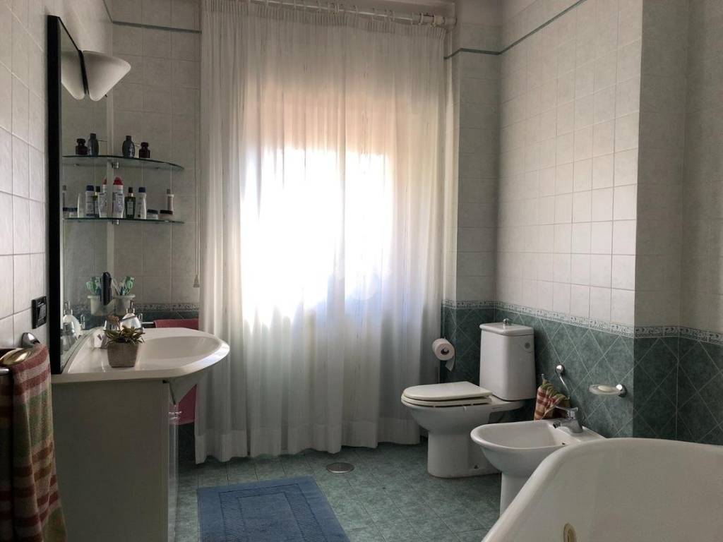Vendita Villa plurifamiliare in via Alberto Savinio 01 Rende. Ottimo stato,  posto auto, con terrazza, riscaldamento autonomo, 141 m², rif. 115945347
