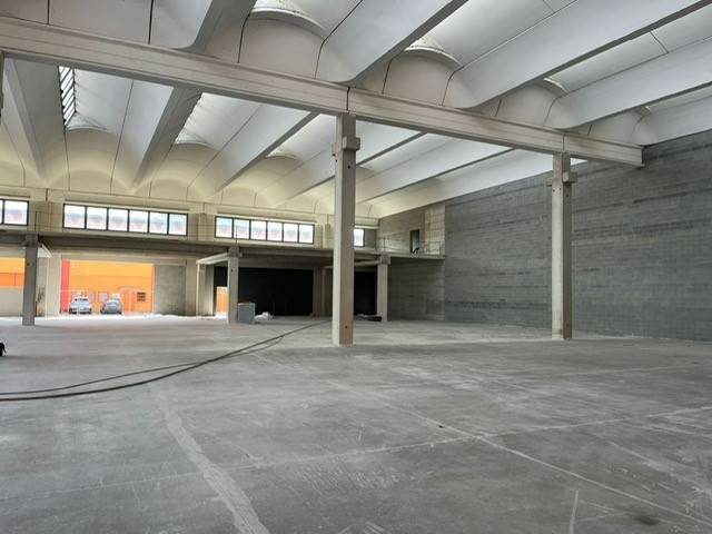 Capannone via enrico mattei 2, villasanta
