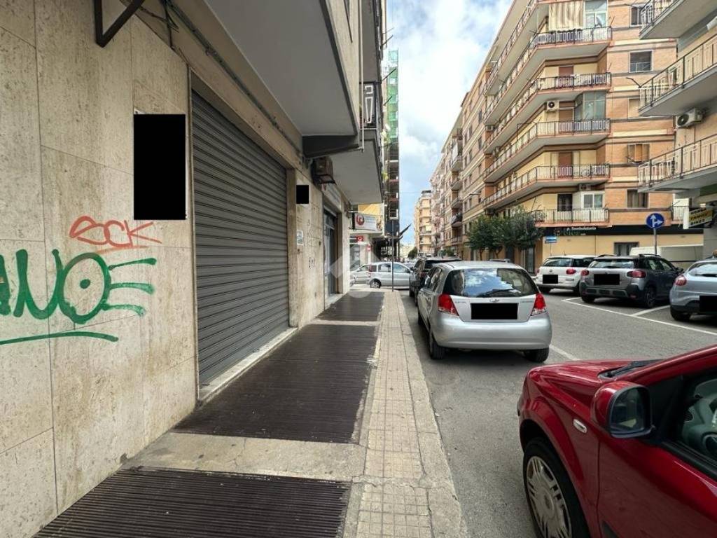Garage - box via panella 212, centro, crotone
