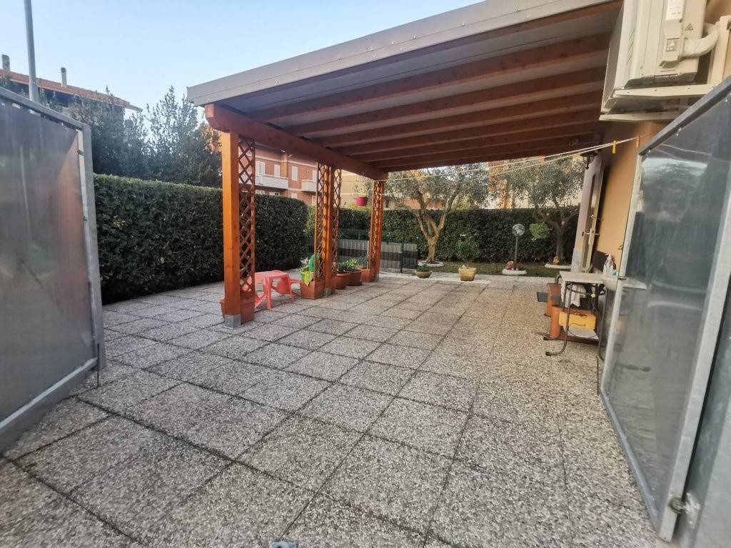 Trilocale via giosuè carducci, centro, montelabbate