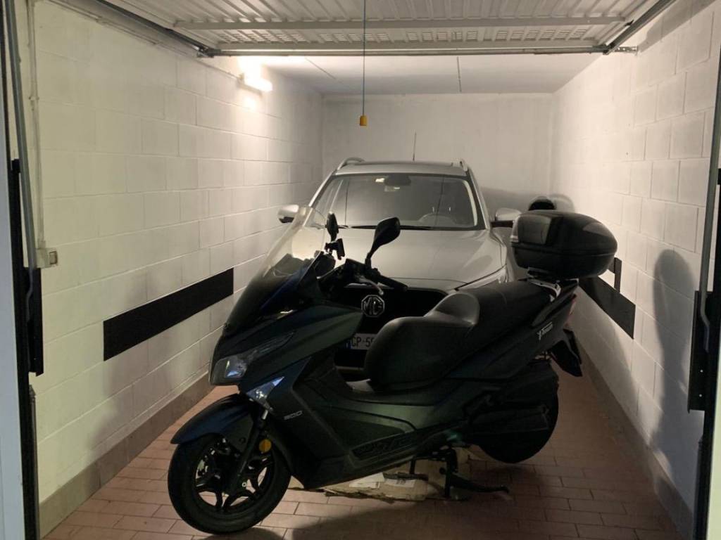 Garage - box via giuseppe dossetti, tavazzano con villavesco