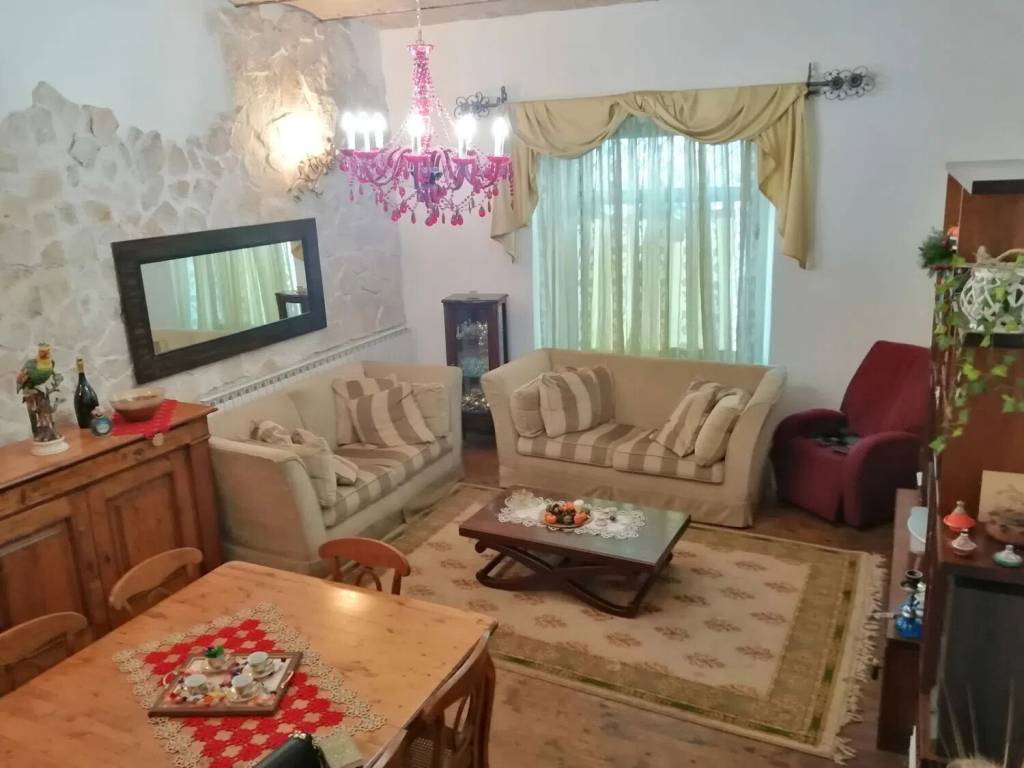 Villa unifamiliare, ottimo stato, 170 m², san pelino, avezzano