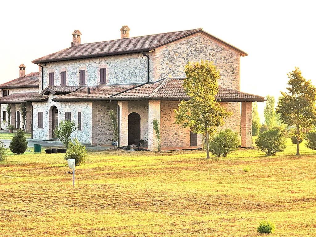 Casale strada provinciale di costamezzana, noceto