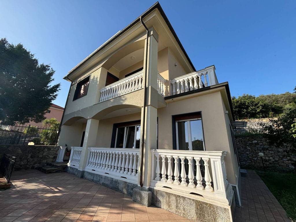 Villa unifamiliare via degli ulivi, porto maurizio, imperia