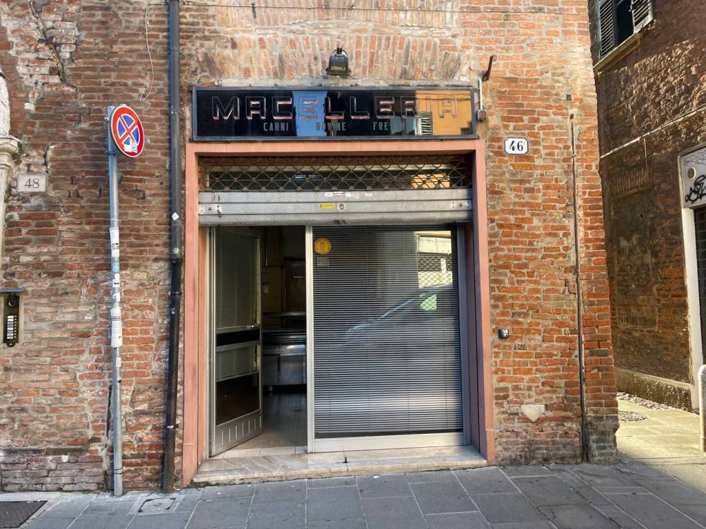 Locale commerciale via carlo mayr, santa maria in vado, ferrara