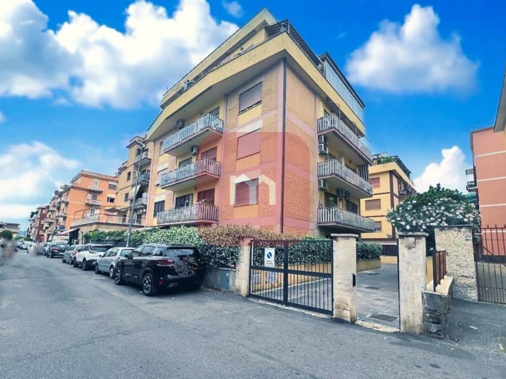 Casa Rondini Roma Vendita Attico in via delle Rondini Roma. Buono stato, con balcone, rif ...