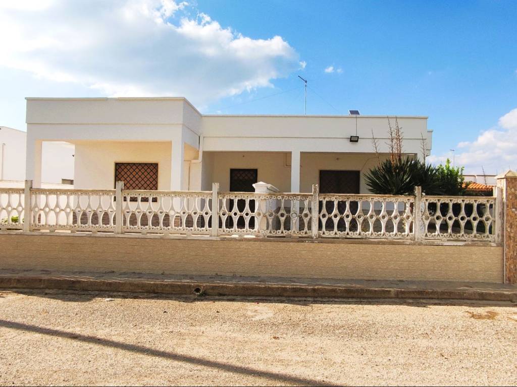 Villa bifamiliare via corsano, torre lapillo, porto cesareo
