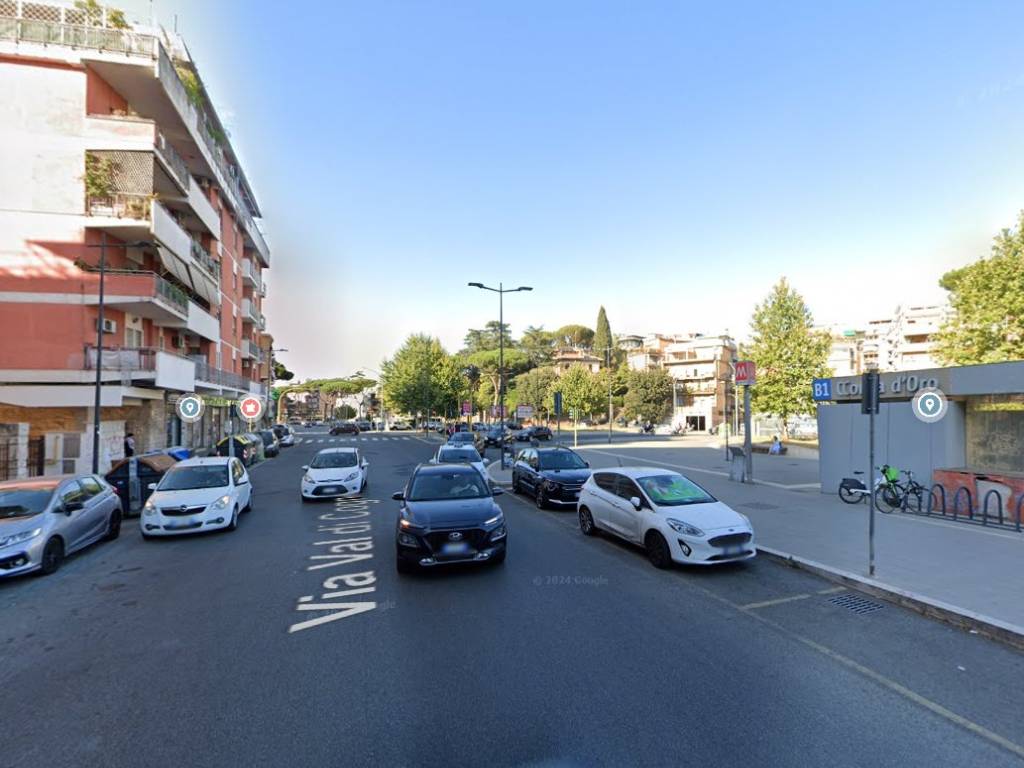 Stanza singola via val di cogne, roma