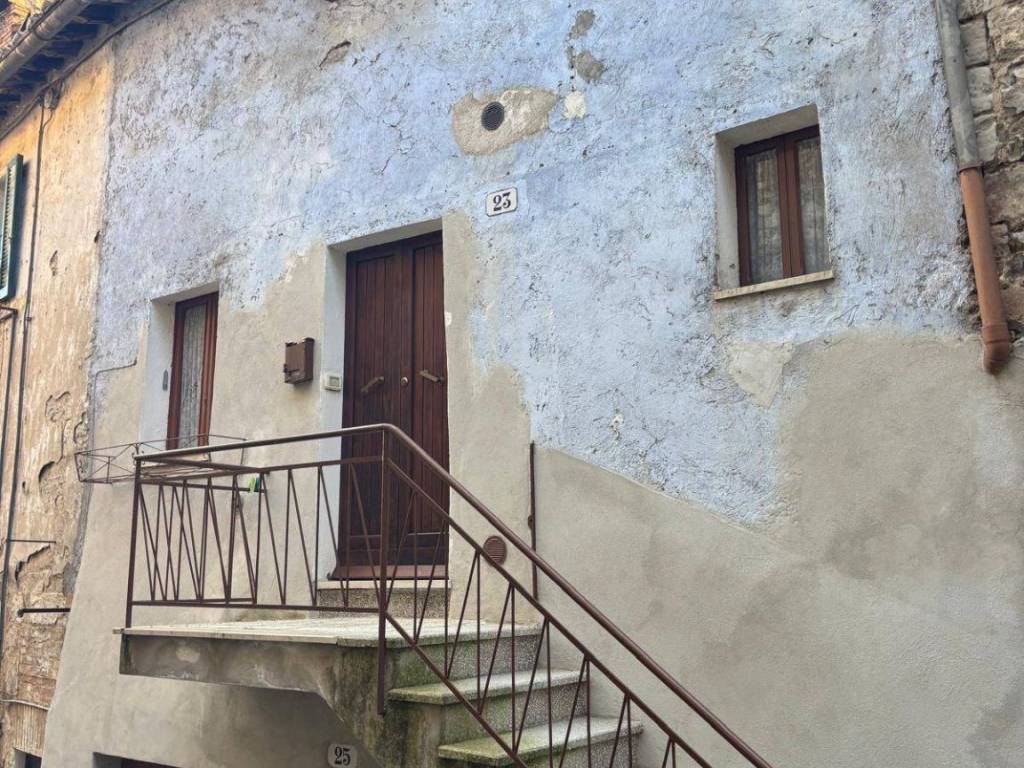 Trilocale buono stato, primo piano, amelia
