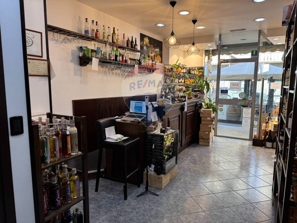 Attività commerciale via tripoli, santa rita, torino