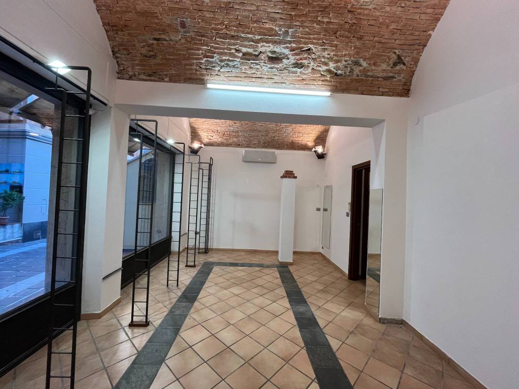 Locale commerciale via giuseppe mazzini 19, spotorno