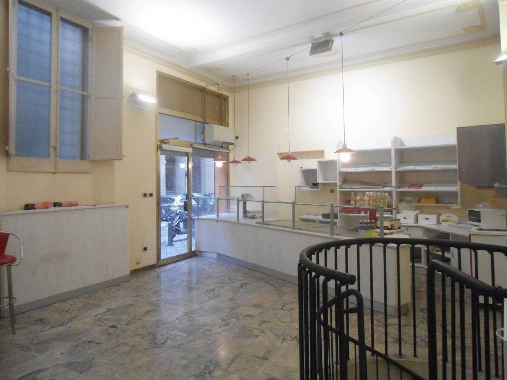 Locale commerciale piazza galileo galilei 4, centro storico, bologna