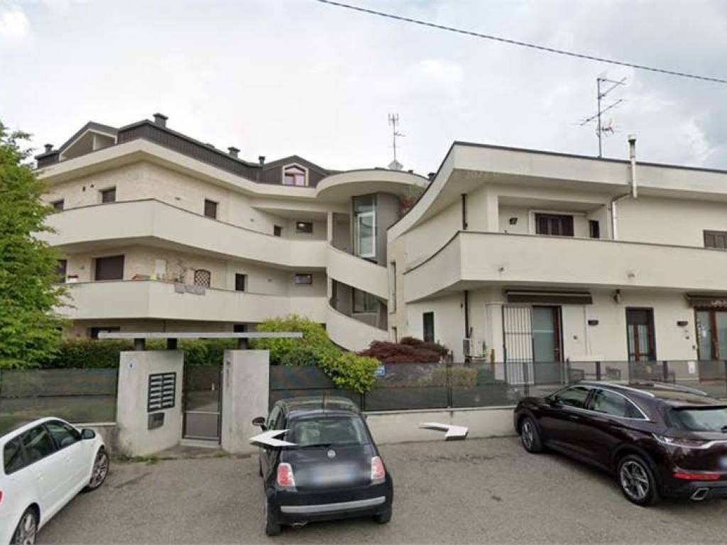 Garage - box all'asta via san francesco d'assisi, 6, giussano