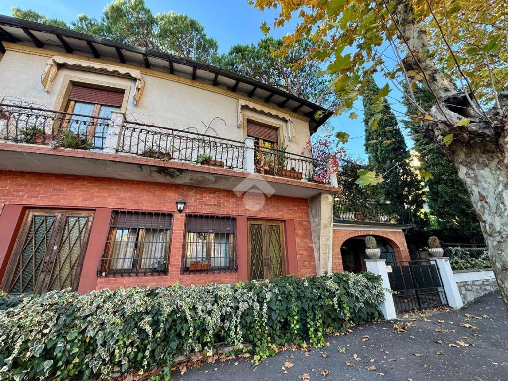 Villa unifamiliare viale bustichini 27, montecatini-terme
