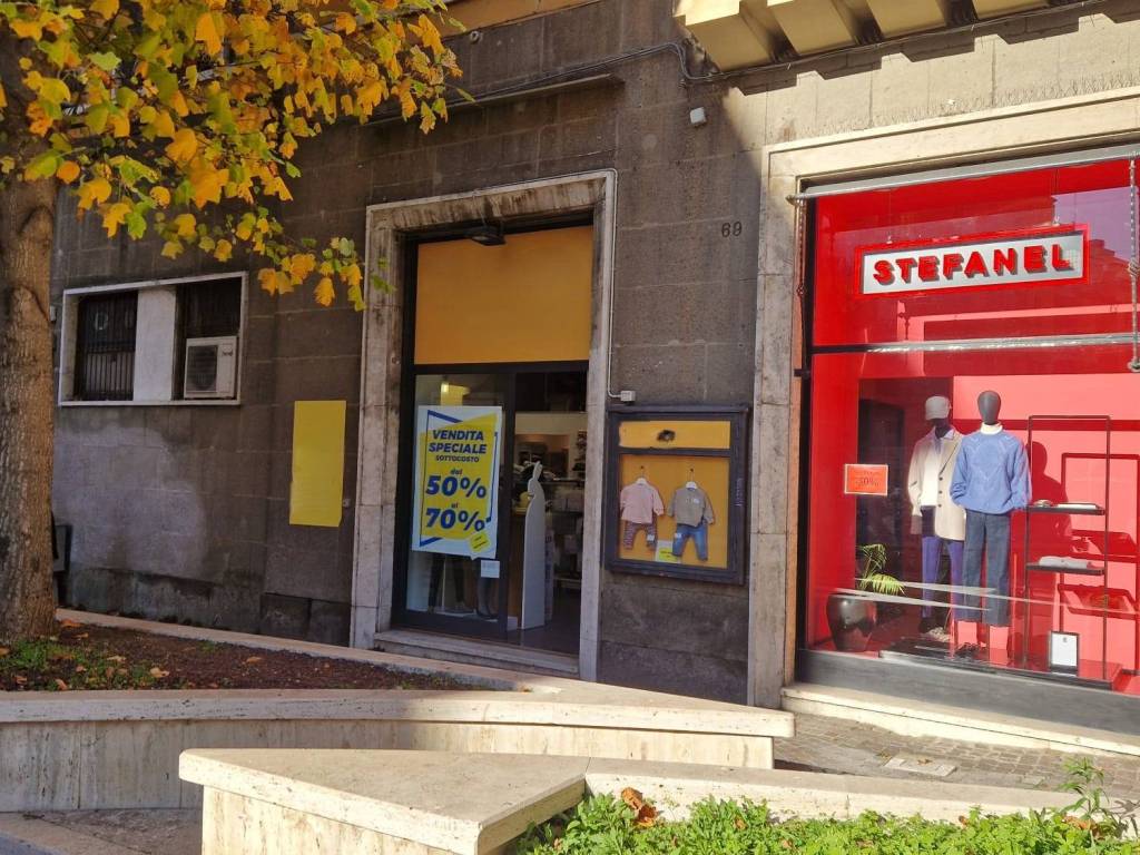 Locale commerciale via guglielmo marconi, sacrario - piazza della rocca, viterbo