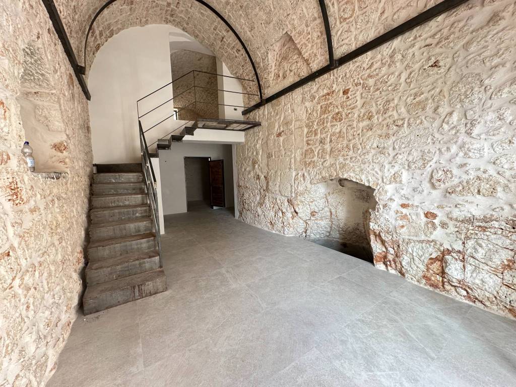 Attività commerciale corso umberto i, via ludovico, corso umberto i, vittorio emanuele, ostuni