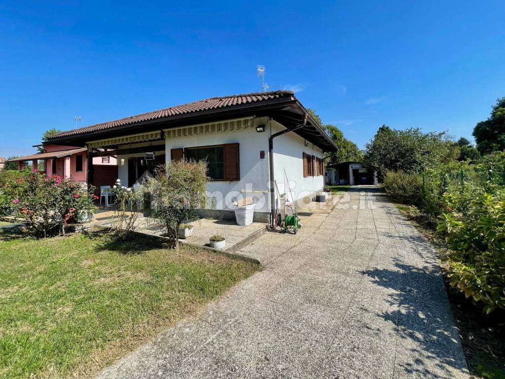 Vendita Villa Unifamiliare In Via Casorate Primo 6 Trivolzio Ottimo Vendita Villa Unifamiliare In Via Casorate Primo 6 Trivolzio Ottimo
