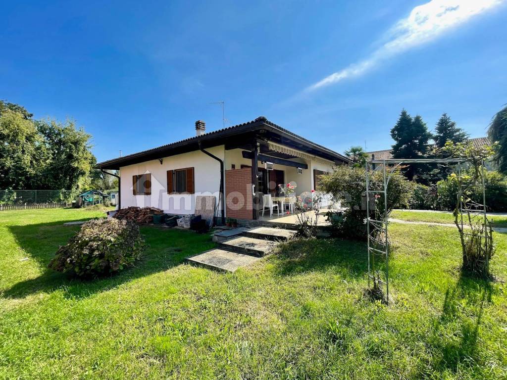 Vendita Villa Unifamiliare In Via Casorate Primo 6 Trivolzio Ottimo Vendita Villa Unifamiliare In Via Casorate Primo 6 Trivolzio Ottimo