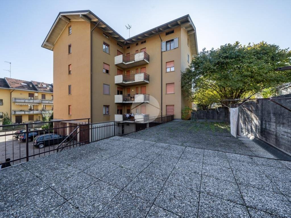 Vendita Appartamento Langhirano. Quadrilocale in via Eugenio Banzola 18.  Buono stato, quarto piano, posto auto, con balcone, riscaldamento autonomo,  rif. 116305877