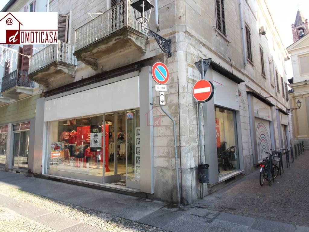 Locale commerciale via giuseppe verdi 10, centro, vercelli